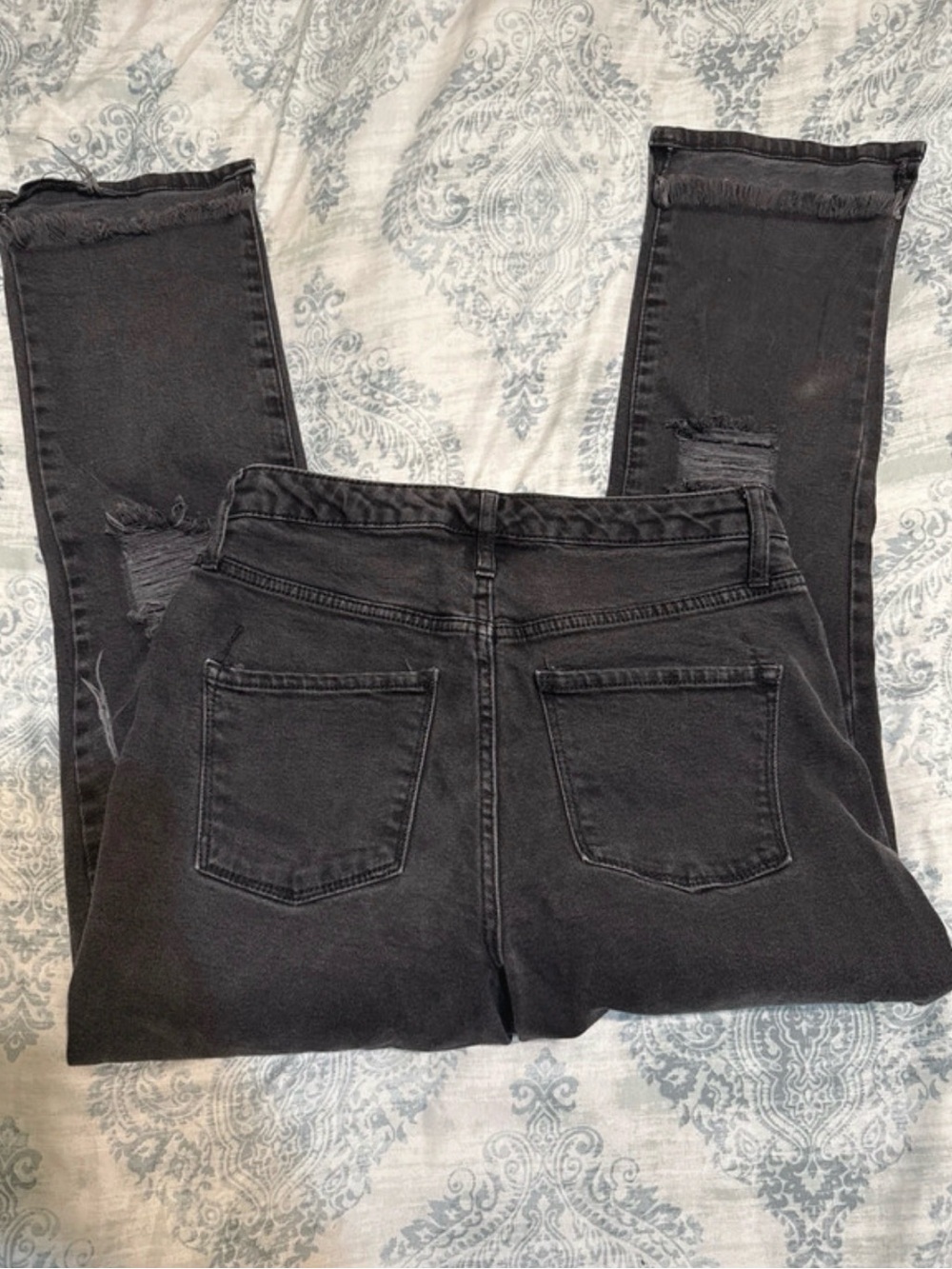 Mossimo Supply Co. Black Ripped Mom Jeans - Picture 4 of 6